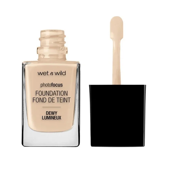 WetnWild Photo Focus Foundation DEWY - Nude Ivory - 1111520E